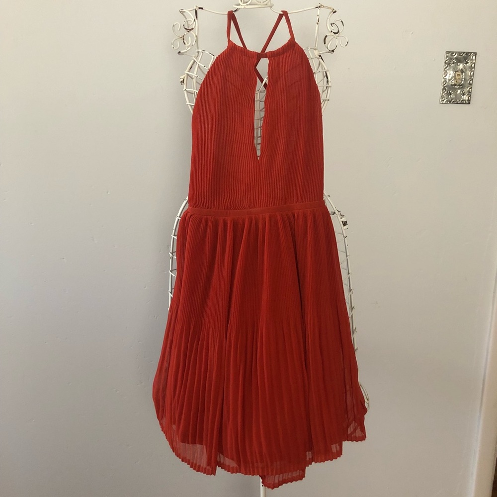 H&M orange (pumpkin) pleated dress backless